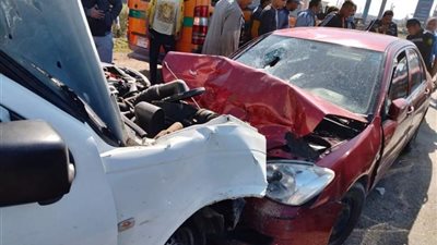 إصابة 4 أشخاص في تصادم سيارتين بسوهاج