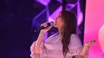 إليسا تكشف حقيقة إرتدائها درعًا واقيًا أثناء حفلتها ببغداد