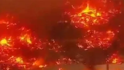 حريق على متن سفينة تنقل حاويات مواد كيميائية خطيرة بكندا