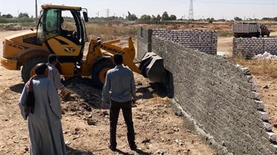 إزالة فورية لحالة تعد في المهد على أرض بإدفو 