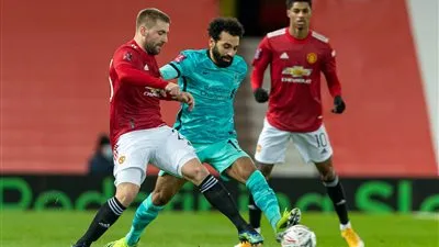 مفاجأة في تشكيل ليفربول الرسمي ضد مانشستر يونايتد