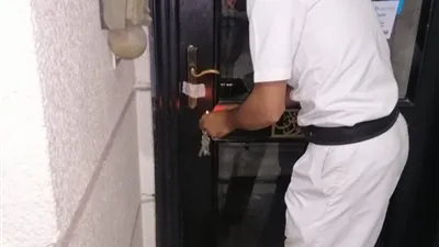 محافظة الجيزة تعاقب 35 محلا غير ملتزمين بمواعيد الغلق