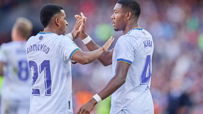 الشوط الأول.. ريال مدريد يتفوق على برشلونة بهدف في الكلاسيكو (فيديو)