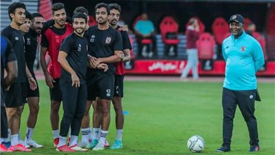 عاجل.. حارس الأهلي مهدد بالرحيل عن الفريق 