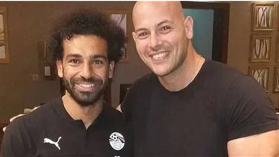 بهذه الطريقة.. أحمد التهامي يهنيء محمد صلاح بعد تألقه في مباراة أمس