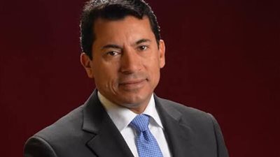 وزير الرياضة يُساند مرتضى منصور بعد عودة للزمالك 