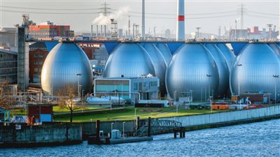 رئيس قطاع التخطيط يكشف تكلفة تحلية المتر المربع من مياه البحر (فيديو)