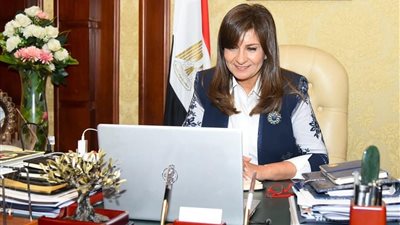 وزيرة الهجرة تلتقي الجالية المصرية في 