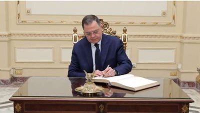 القبض على عاطلين لاتجارهما في العملات الأجنبية بالسوق السوداء