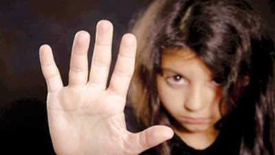 صرخات سيدة أنقذتها.. كشف ملابسات التحرش بطفلة داخل محل بالشيخ زايد