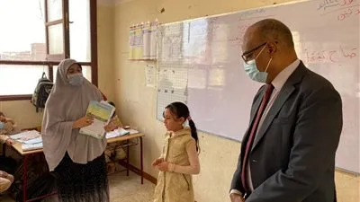 وكيل تعليم الفيوم يتابع مدرسة الشهيد تامر رمضان للاطمئنان على انتظام الدراسة