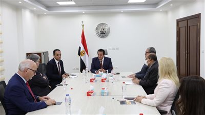 وزير التعليم العالي يلتقى وفد جامعة «رايرسون» الكندية
