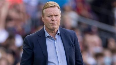 كومان يتحدث عن تجديد عقد نجم برشلونة وهجوم الجماهير عليه 