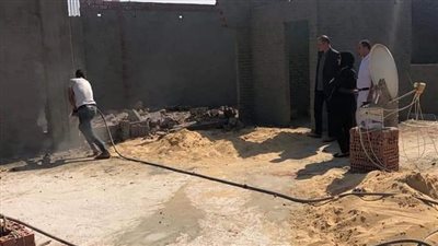 إيقاف الأعمال لعقار مخالف في حملة بالمنصورة