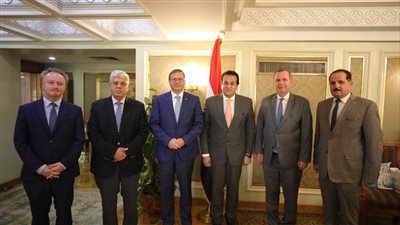 وزير التعليم العالى يبحث دعم التعاون العلمى مع سفيرى اليابان وتشيك