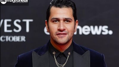 بكلماتٍ تقشعر لها الأبدان.. علي الطيب يحيي الذكرى الأولى لوفاة والده