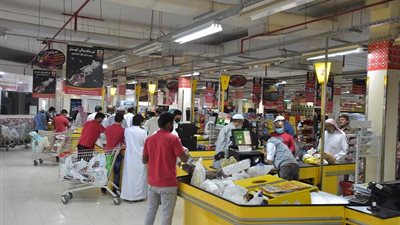 إنفاق المستهلكين يتراجع للأسبوع الثالث إلى 8 مليارات ريال