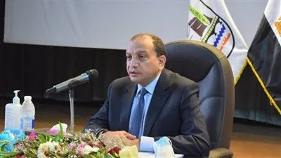 جامعة بني سويف: توفير معامل كمبيوتر بالكليات والمدن الجامعية لتفعيل الكتاب الإلكتروني