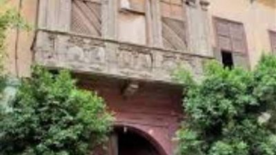 عمره 300 عام.. تعرف علي قصة 