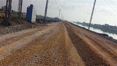 بدء أعمال رصف طريق ترعة السلام الرابط بين منطقة الشادر ومحور 30 يونيه