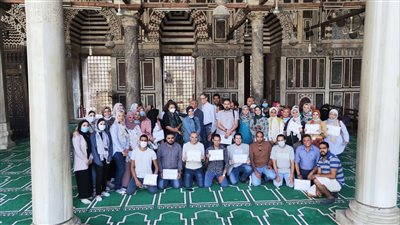 السياحة والآثار تختتم دورة علمية لرفع كفاءة العاملين بها