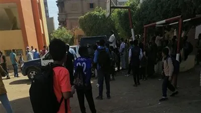 بعد واقعة الزمزمية.. حبس ولي أمر أشهر سلاحا وآثار الذعر في مدرسة بقنا