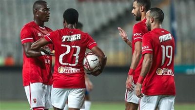 محاضرة فنية وتدريبات متنوعة للاعبي الأهلي استعداد لمواجهة البنك