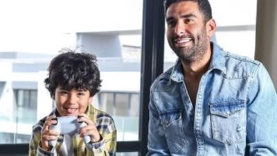 محمد كيلاني: بسرق من ابني الحلويات وألبسها في مراتي 