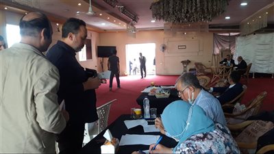 محمد يحيى يوسف يدلي بصوته في انتخابات مجلس نادي الصحفيين النهري