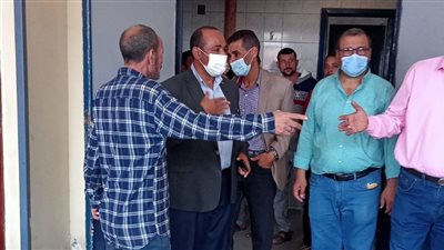 إصابة 10 أشخاص باشتباه تسمم غذائي في الفشن ببني سويف 