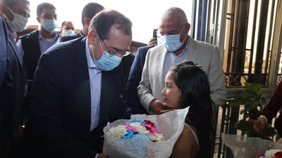 وزير البترول ومحافظ السويس في زيارة لشركة النصر (صور)