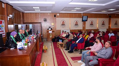 رئيس جامعة سوهاج يشهد مناقشة رسالة ماجستير لباحث كويتي