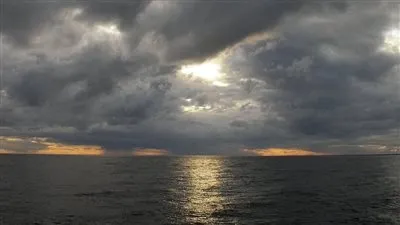 غيوم كثيفة تغطي سماء الإسماعيلية.. والمحافظ: مستعدون للأمطار أو السيول