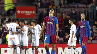 برشلونة يواصل نزيف النقاط بالتعادل مع ألافيس في الليجا 