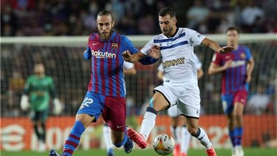 شاهد أهداف مباراة برشلونة وديبورتيفو ألافيس في الدوري الإسباني.. سقوط كتالوني