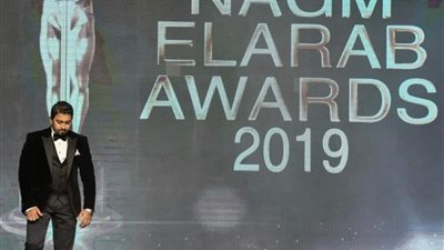 حالة من الحزن تخيم على الوسط الفني بعد وفاة محمد فريد..  وإيناس عز الدين تنعيه: 