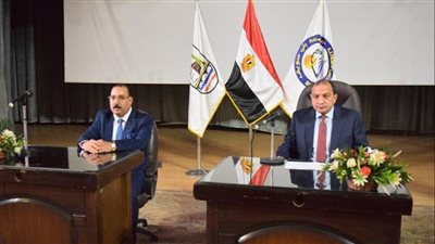 بمشاركة 300 طالب.. رئيس جامعة بني سويف يفتتح دورة إعداد القيادات الطلابية