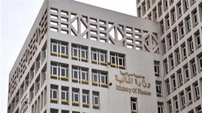 المالية تكشف تفاصيل تطبيق نظام استرداد ضريبة القيمة المضافة للسائحين