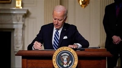 الرئيس الأمريكي يسمح للبنتاجون بالإشراف على استخدام مخزون الأسلحة الوطني