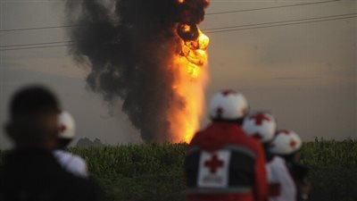 مقتل شخص وإصابة 15 في انفجار خط أنابيب للنفط وسط المكسيك