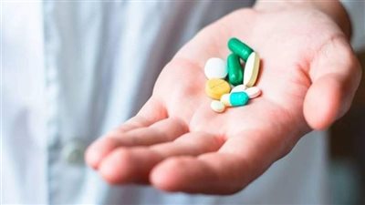 عالم مصري يفاجئ الجميع: دواء جديد يقضي على كورونا في 5 أيام (فيديو)