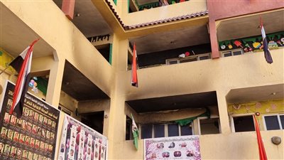 ننشر اللقطات الأولى لحريق مدرسة الأورمان في العمرانية.. وأجهزة الأمن تخليها من الطلاب