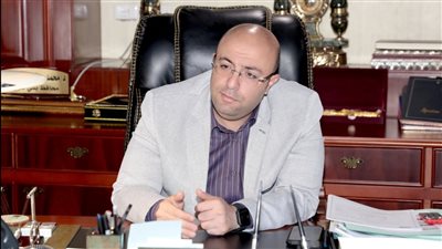 لنشره صورًا غير لائقة على 