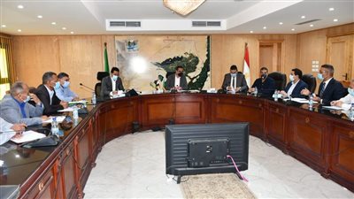 محافظ الفيوم يتابع مع المسؤولين معدلات الأداء بملفي التصالح وتقنين أراضي الدولة