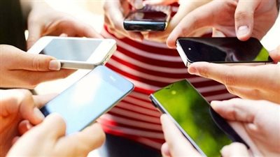 خبير رقمي يتوقع اختفاء الموبايل في هذا التوقيت (فيديو)