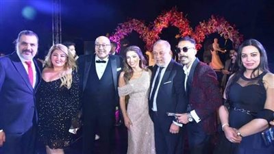 نجوم الفن يشاركون حجاج عبد العظيم فرحته بزفاف ابنته (صور)