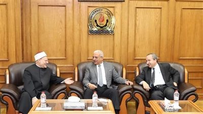 مفتي الجمهورية من السويس: الأمم تبنى بسواعد الشباب