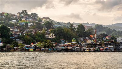 هزة أرضية بقوة 5.8 درجة تضرب جزر تانيمبار جنوبي إندونيسيا