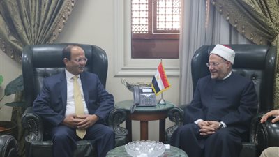 خلال لقائه السفير.. المفتي يشيد بجهود علماء باكستان في نشر الإسلام الوسطى