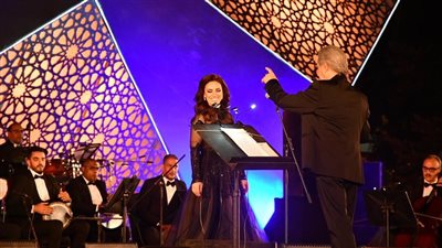 مي فاروق تتألق بأبرز أغاتيها على مسرح النافورة في حفلها بمهرجان الموسيقى العربية 